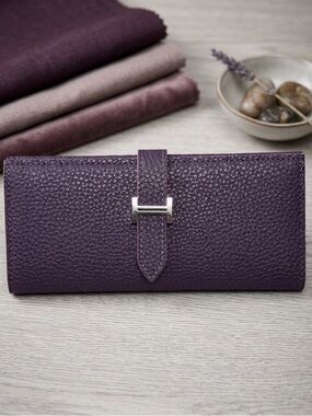 Vegan peddled Leather Slim Trifold Wallet – Deep Plum Purple – H-Clasp